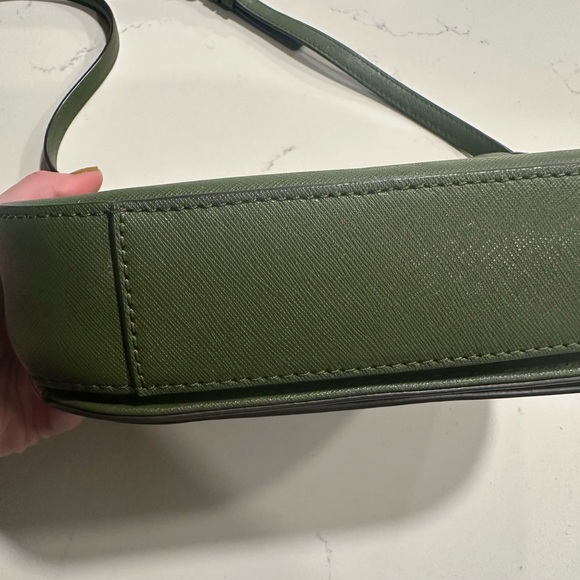 Kate Spade ♠️ Crossbody in Olive - Picture 4 of 10